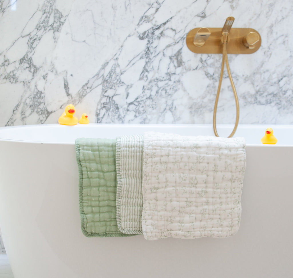 ORGANIC MUSLIN BURP CLOTHS, 3 PACK (PISTACHIO + CREAM) - The Everyday Things Boutique